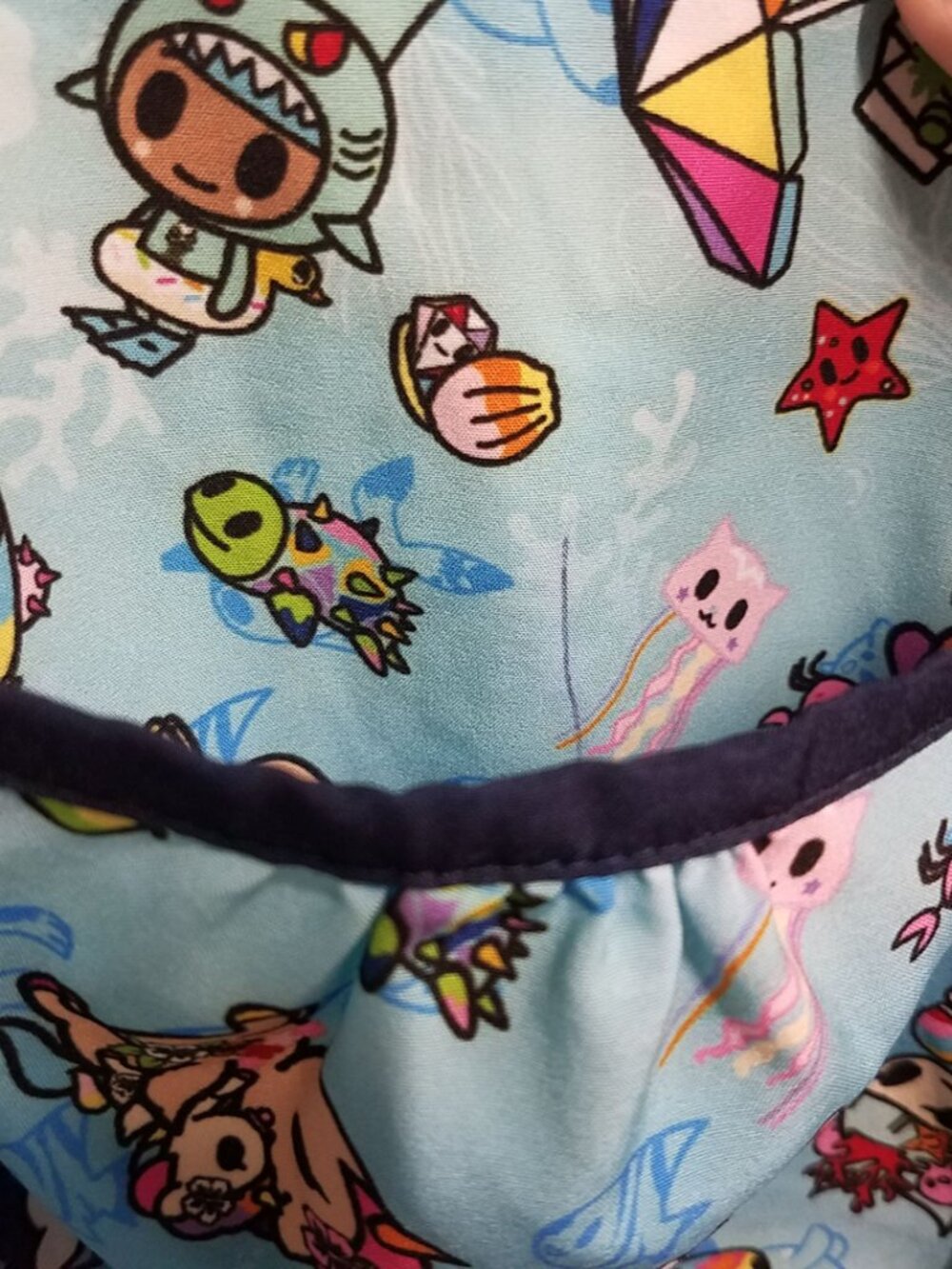 Koi Tokidoki Scrub Top Womens Medium M Blue Aloha Eve Nursing Medical 1017TKD - Picture 2 of 8